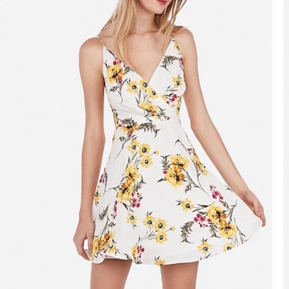 EXPRESS - Floral Mini Dress - M